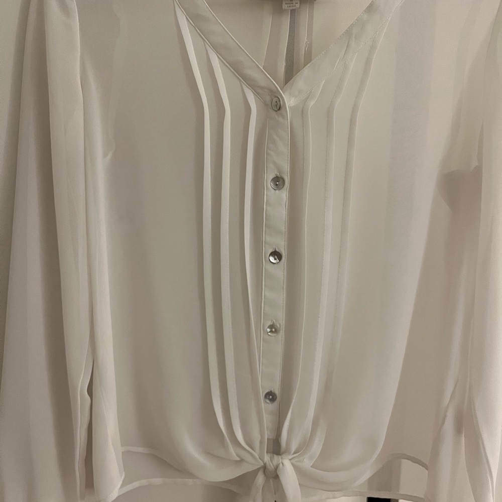 Olive & Oak White Long Sleeve Tie Front Blouse - Picture 2 of 4